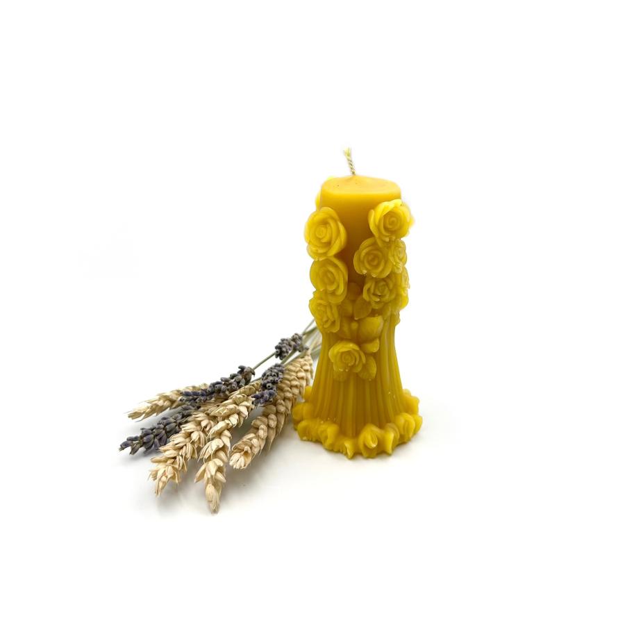 Handgefertigte Bienenwachskerze - "Rosenmotiv"